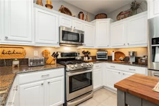 Photo #2: 2609795 Listing