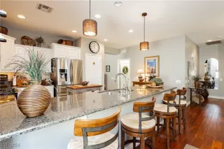 Photo #3: 2609795 Listing