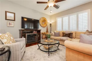 Photo #5: 2609795 Listing