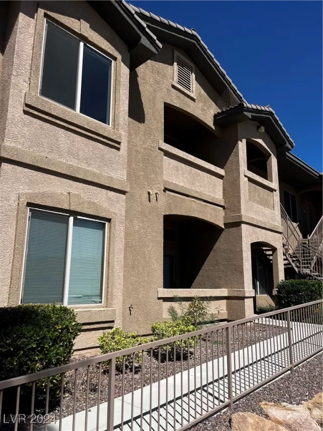 MLS: 2609801 Condo For Sale