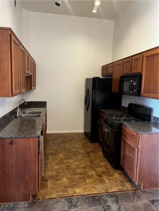 Photo #5: 2609801 Listing 