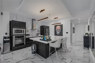 Photo #1: 2609812 Listing 