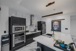 Photo #3: 2609812 Listing 