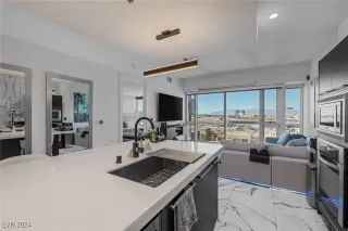 Photo #4: 2609812 Listing 