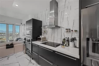 Photo #6: 2609812 Listing 