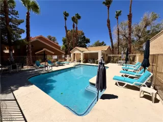 Photo #1: 2609821 Listing