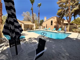 Photo #2: 2609821 Listing