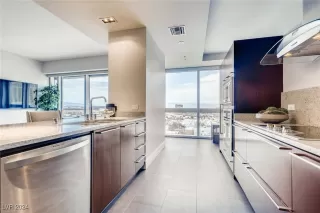 Photo #3: 2609877 Listing 