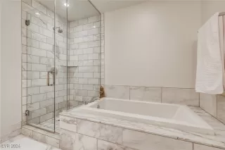 Photo #5: 2609877 Listing 