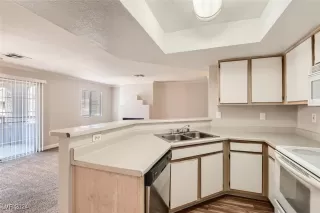 Photo #5: 2609886 Listing 