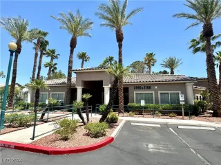 Photo #2: 2609897 Listing 