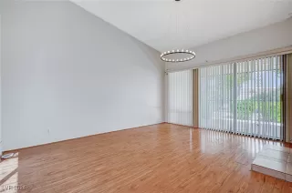 Photo #6: 2609914 Listing 