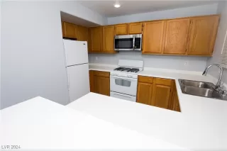 Photo #5: 2609923 Listing 