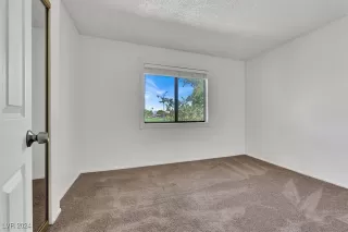 Photo #5: 2609937 Listing