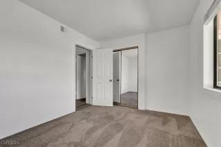 Photo #6: 2609937 Listing