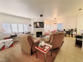 Photo #3: 2609952 Listing