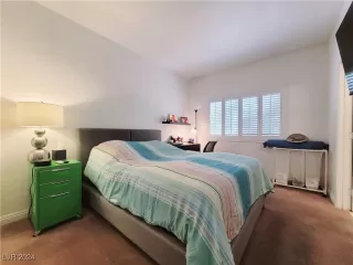 Photo #6: 2609952 Listing