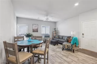 Photo #5: 2609956 Listing