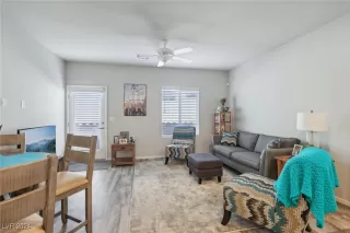 Photo #6: 2609956 Listing