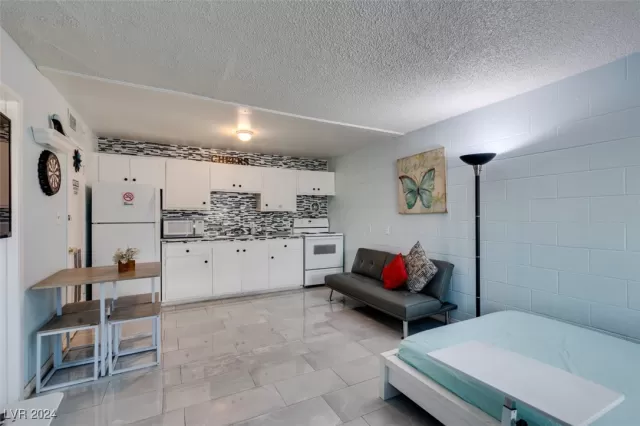 MLS: 2609958 Condo For Sale