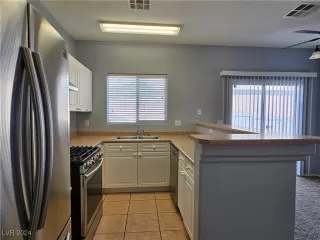 Photo #2: 2609967 Listing 