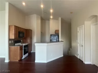 Photo #2: 2609970 Listing 