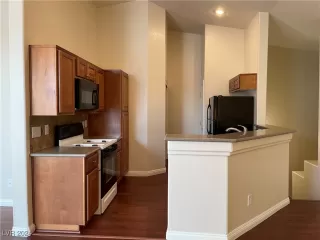 Photo #4: 2609970 Listing 