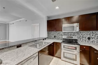 Photo #3: 2609981 Listing