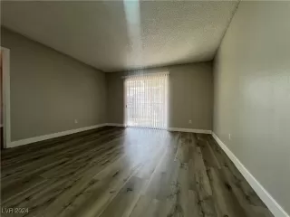 Photo #3: 2610009 Listing 