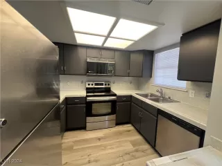 Photo #6: 2610009 Listing 