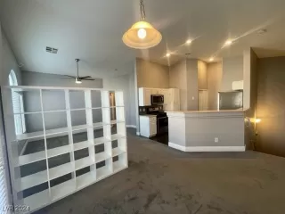 Photo #2: 2610027 Listing 