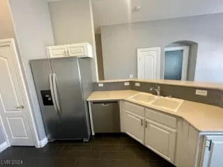 Photo #5: 2610027 Listing 