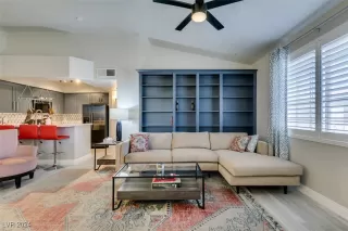 Photo #1: 2610035 Listing