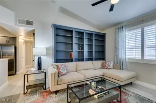 Photo #4: 2610035 Listing