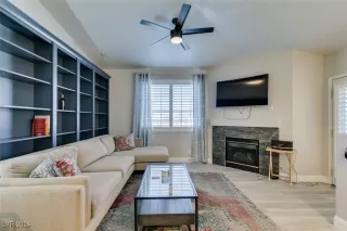 Photo #5: 2610035 Listing