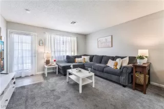 Photo #6: 2610043 Listing