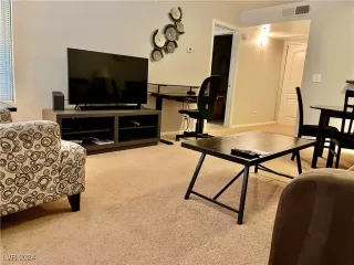 Photo #2: 2610047 Listing