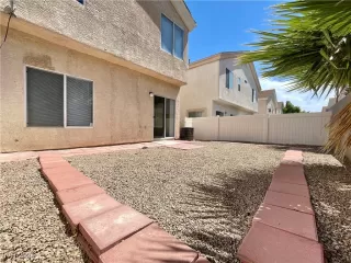 Photo #2: 2610049 Listing 