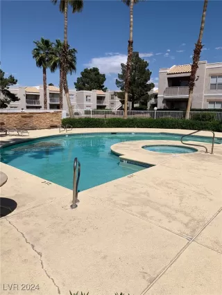 Photo #1: 2610056 Listing 