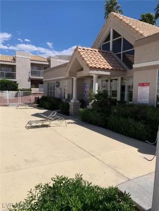 Photo #2: 2610056 Listing 