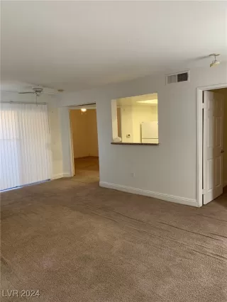 Photo #5: 2610056 Listing 