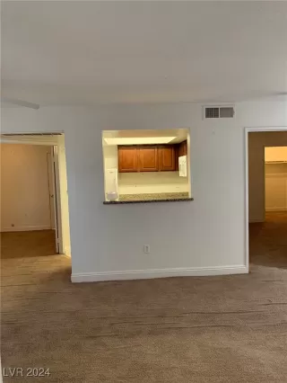 Photo #6: 2610056 Listing 