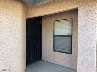 Photo #1: 2610062 Listing 