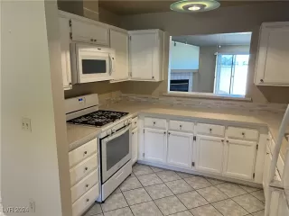 Photo #3: 2610062 Listing 