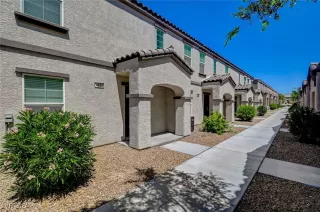 Photo #1: 2610088 Listing 