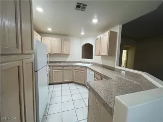 Photo #2: 2610096 Listing 