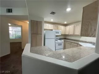 Photo #3: 2610096 Listing 