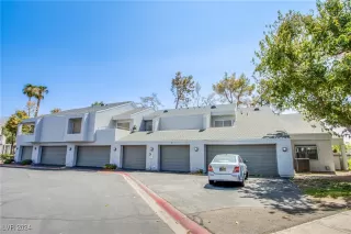 Photo #5: 2610101 Listing