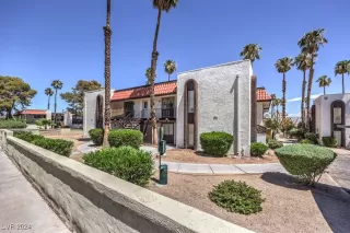 Photo #5: 2610104 Listing 