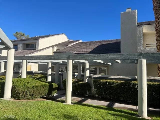 MLS: 2610122 Condo For Sale